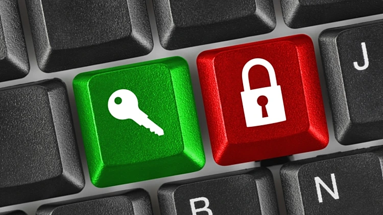 איור של מפתח ומנעול על מקלדת