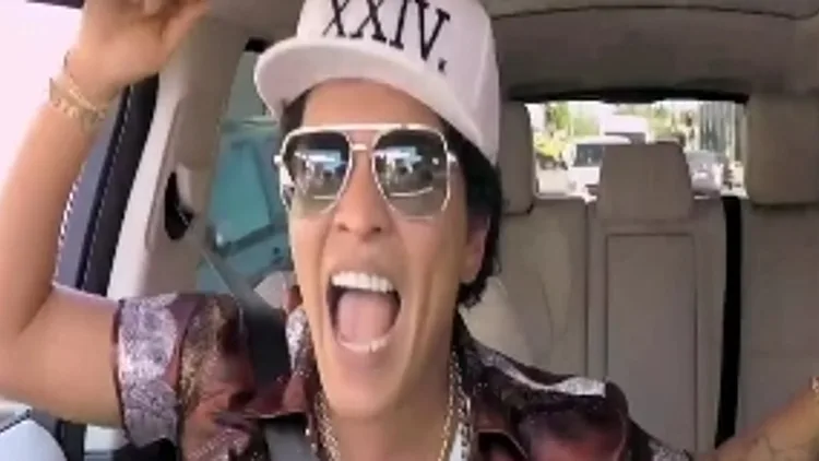 ברונו מארס בקראפול קריוקי של ג'יימס קורדן