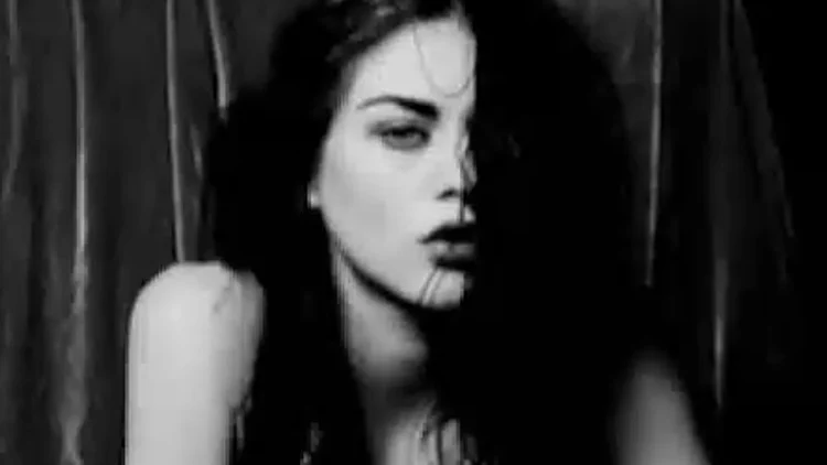 הבת של קורט קוביין, מייסיס בין קוביין