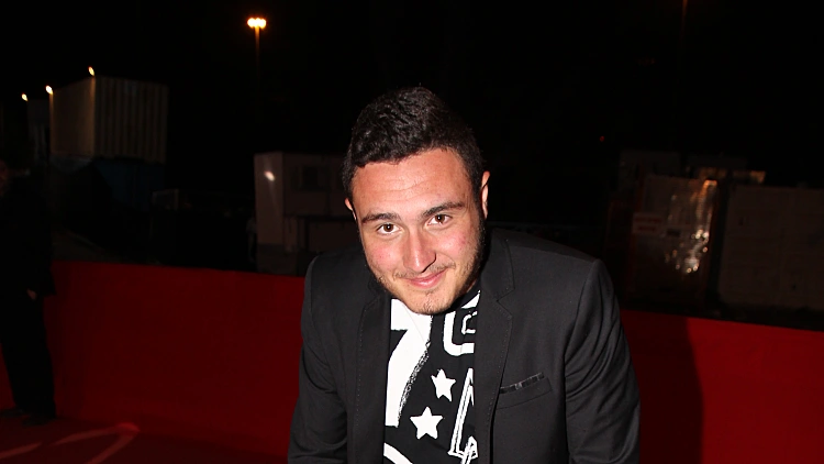 נדב ג'דג. אני הגולדן בוי