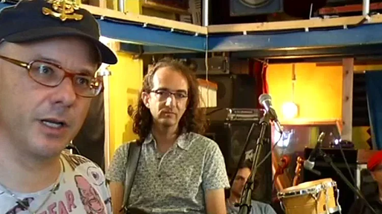 טיפקס בחזרות לקראת המופע בקיסריה