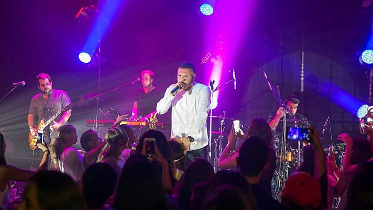 נדב גדג' במופע השקת אלבום בזאפה