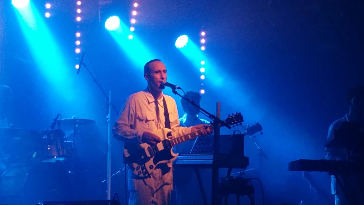 אסף אמדורסקי בהופעה בבארבי תל אביב