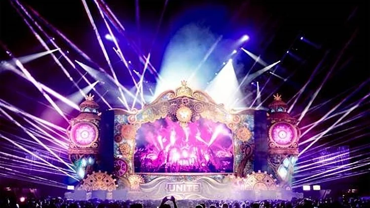 טומורולנד - במה