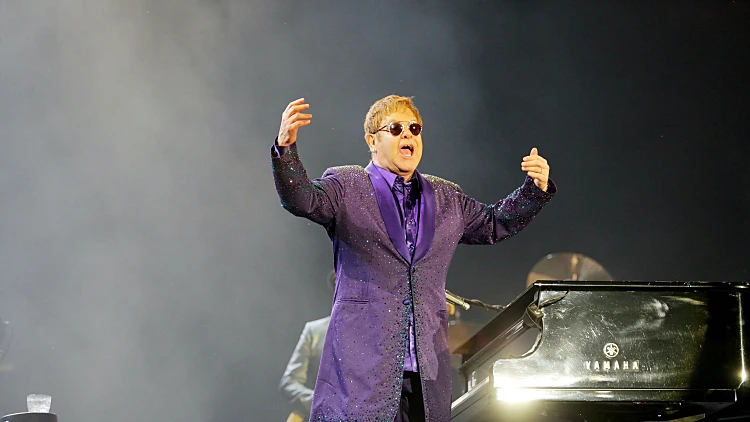 אלטון ג'ון בהופעה בפארק הירקון בישראל