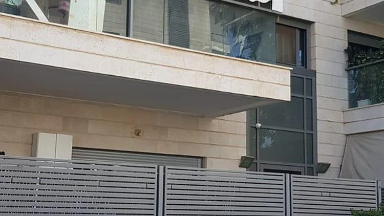 נקבע מותו של ילד שנפל מקומה שישית בבניין ביבנה