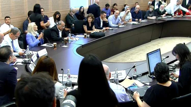 לאחר דיון סוער: חוק המצלמות לא יעלה ביומיים הקרובים להצבעה