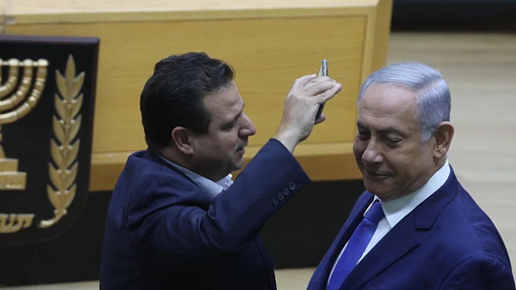 מקורבי רה"מ פנו לגורמים במשותפת: "התנגדו לחוקים נגד נתניהו"