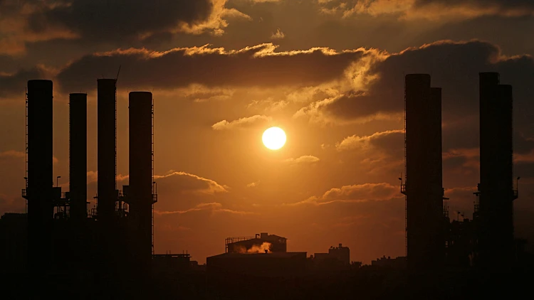 למרות העימותים בגבול: ליברמן הכריז על חידוש אספקת הדלק לעזה