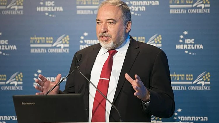 שר הביטחון ליברמן
