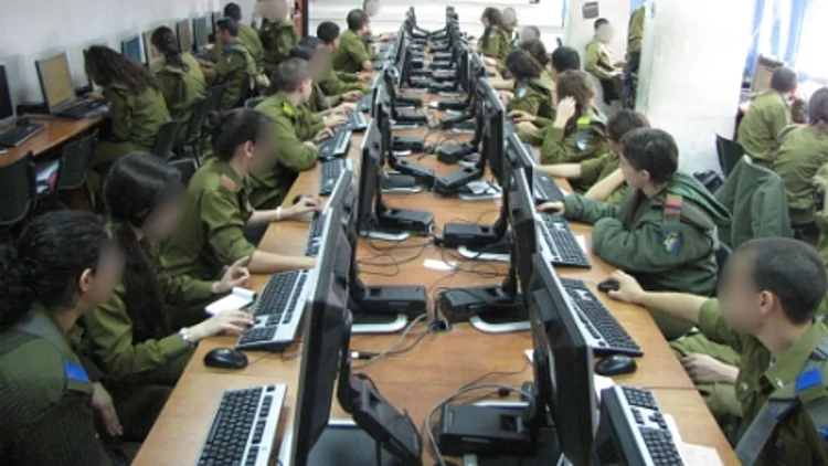 אור לגויים: כיצד הפכה ישראל למובילה עולמית ביצוא תוכנות ריגול למשטרים אפלים