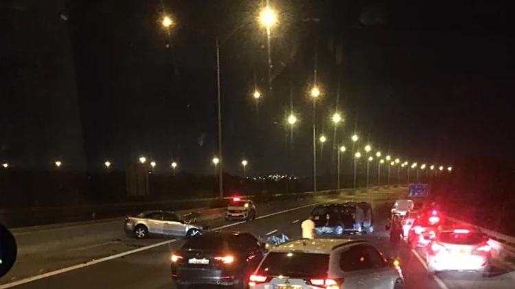 בן 33 נהרג לאחר שנסע נגד כיוון התנועה בכביש 6, תוך שהוא נמלט מהמשטרה