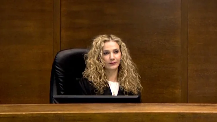 האם ההתייחסות לפרשת המסרונים מידתית?