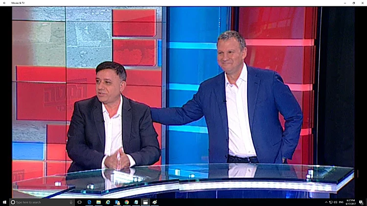 חבר הכנסת אראל מרגלית, המועמד לראשות מפלגת העבודה, ב"כסא החם" של "המטה"