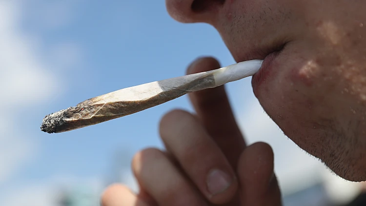 אילוסטרציה: עישון ג'וינט