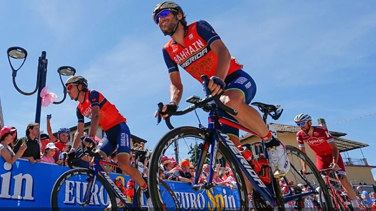 רוכבים בגירו