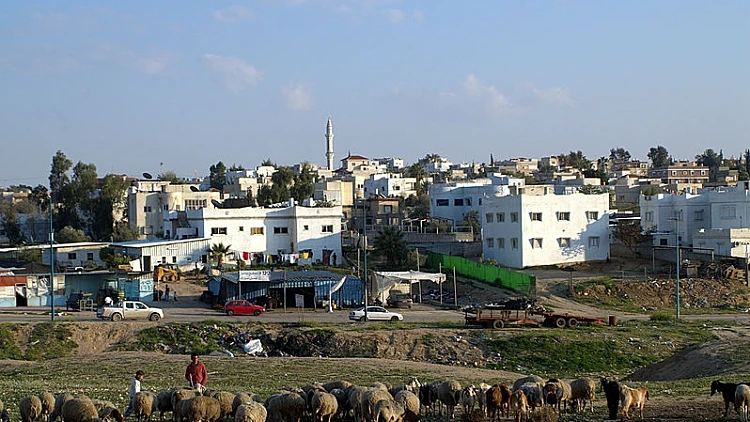 מבט על רהט, העיר הבדווית הגדולה בישראל