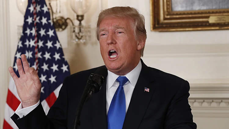 דונלד טראמפ נואם בבית הלבן על הסכם הגרעין עם איראן