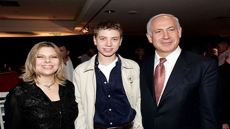 ביבי, יאיר ושרה נתניהו