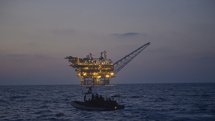 תרגיל של חיל הים להשתלטות על אסדת הגז