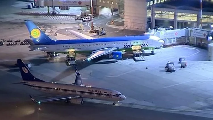 מטוסים במסלול ההמראה בנתב"ג