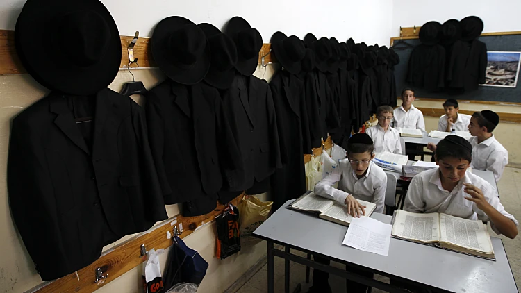 מסערת רבין ועד ההפרדה המגדרית: כך החינוך החרדי פוגע בתלמידים