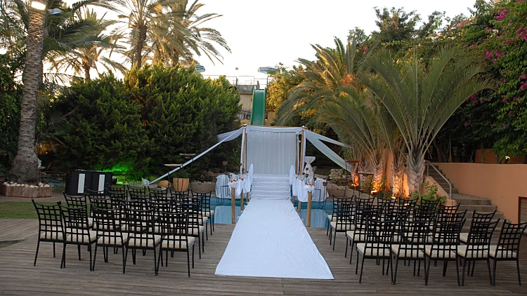 בחתונה בגן אירועים