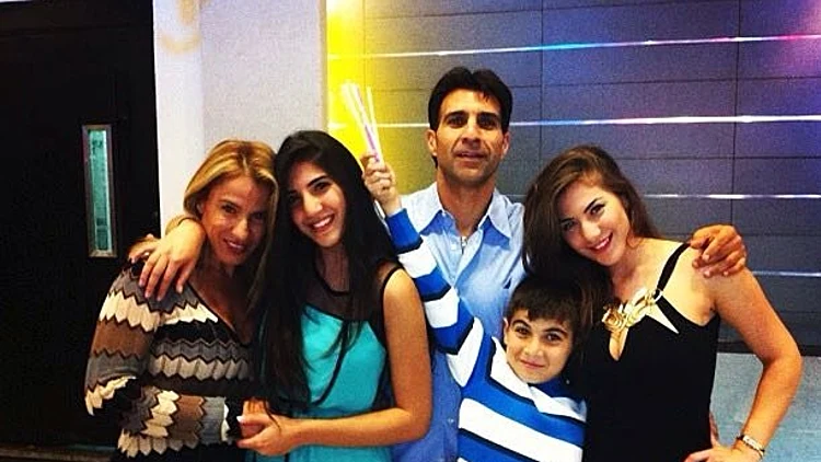 סתיו אלימלך יחד עם יובל אלימלך ובני המשפחה