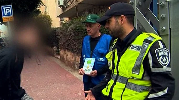 סכנת האופניים החשמליים: המשטרה החלה לפשוט על בתי ספר ולקנוס תלמידים