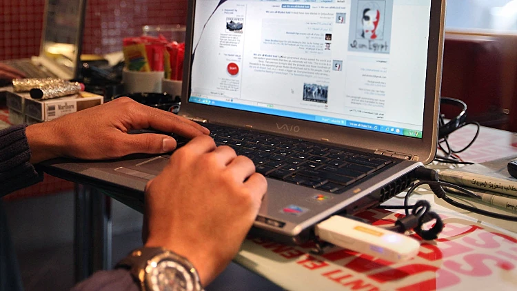 פייסבוק במחשב נייד