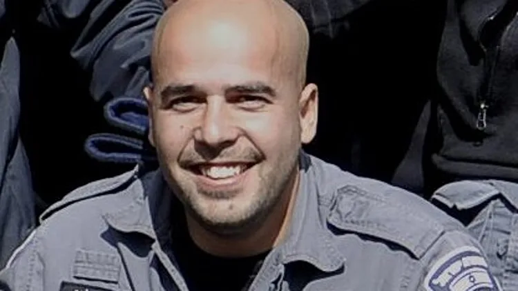 שוטר נהרג בפיגוע דריסה במהלך פינוי כפר בנגב