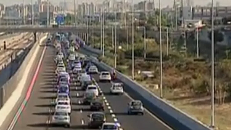 פקק בנתיבי אילון