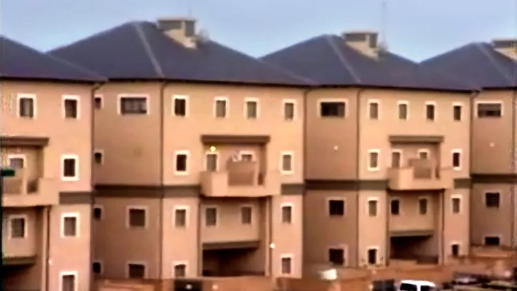 שורת בתים זהים בהוד השרון