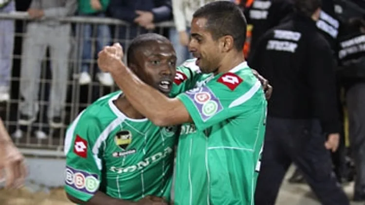 טוואטחה חוגג שער עם משומר