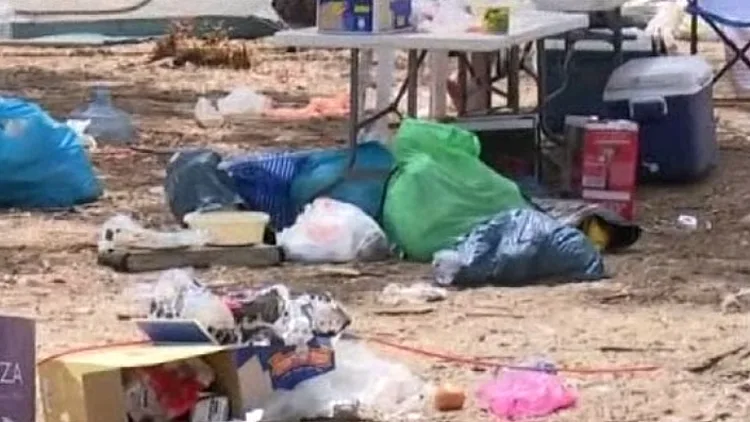 חוף מזוהם בכינרת