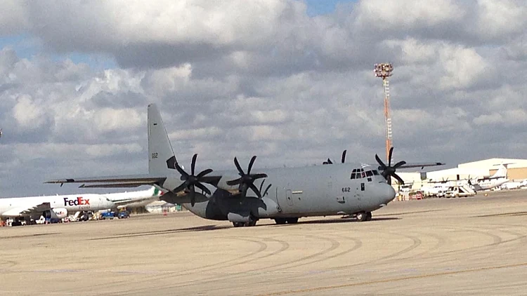 מטוס "הרקולס" שנשא את גופות 3 הנרצחים בפיגוע בטורקיה