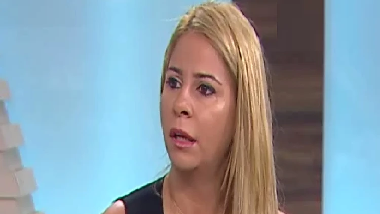 ענבל אור, אשת עסקים ונדל"ן, מגיבה למעצרה בטענה שעישנה במטוס