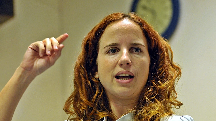 אפליקציית ההיכרויות חסמה את חשבונה של סתיו שפיר