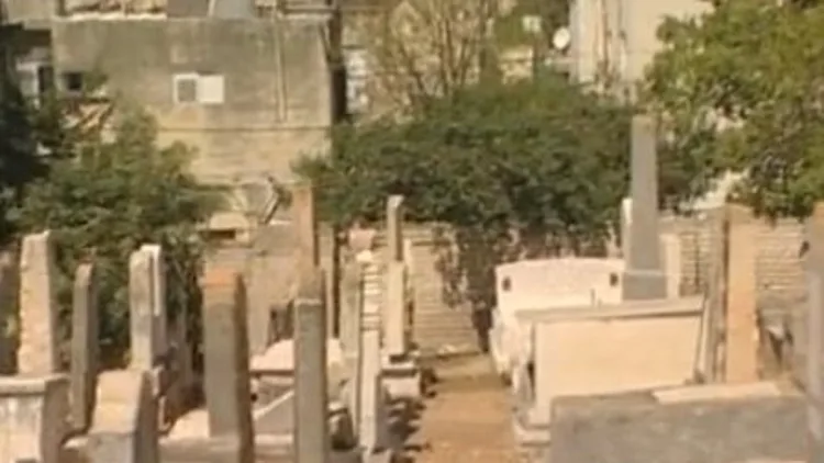 בית העלמין בגבעתיים מתוך בירוקרטיה