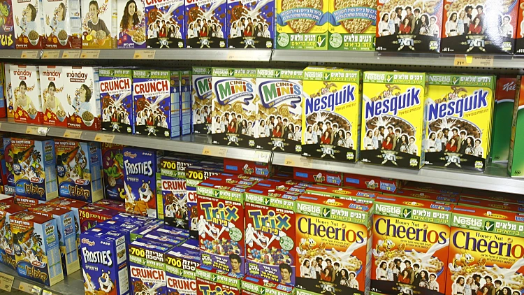 מדף קרטוני קורנפלקס בשופרסל דיל ברמת גן.