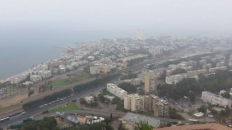 ערפל מעל חיפה, סטלה מאריס