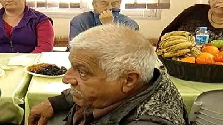 קשישים שנעקצו בידי מתחזה לעובדת בביטוח לאומי