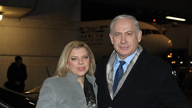 ראש הממשלה נתניהו ורעייתו לפני המראתם לקנדה