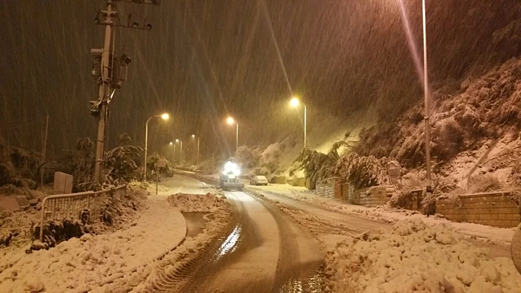 הכניסה לצפת חסומה בשלג