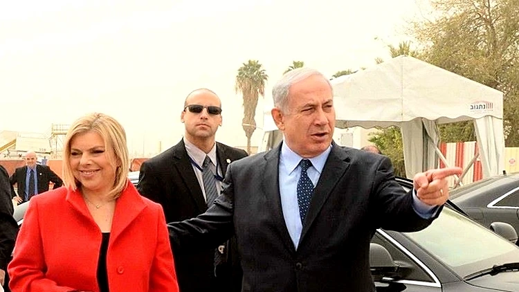 בנימין ושרה נתניהו לפני המראתם לארצות הברית