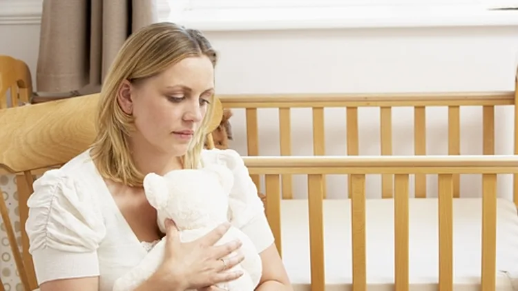 מיטת תינוק ריקה