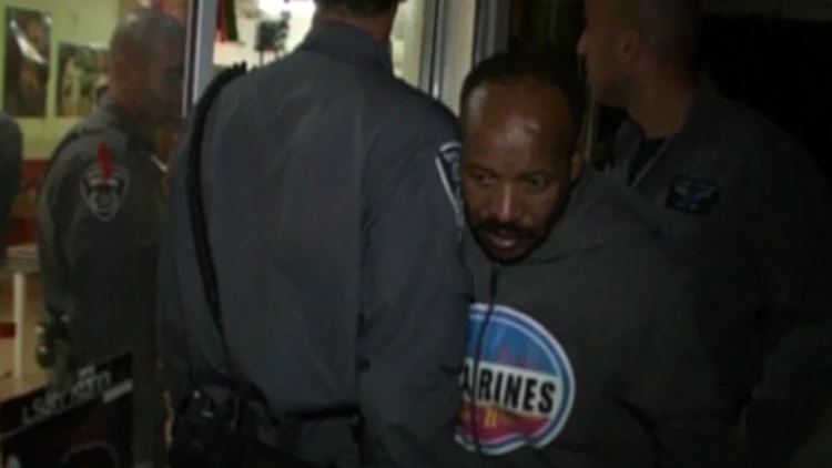 שוטרי תחנת משטרת שרת בסיור לילה שגרתי בין הסמים, האלימות והפשע של דרום תל אביב