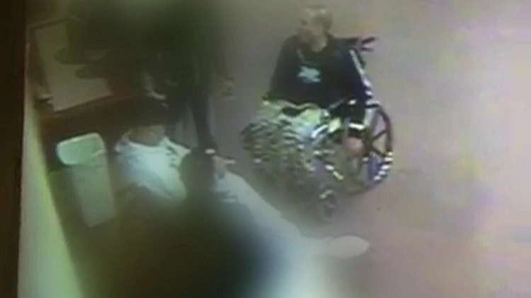 אנשיו של שלום דומרני בפגישה בבית החולים ברזילי