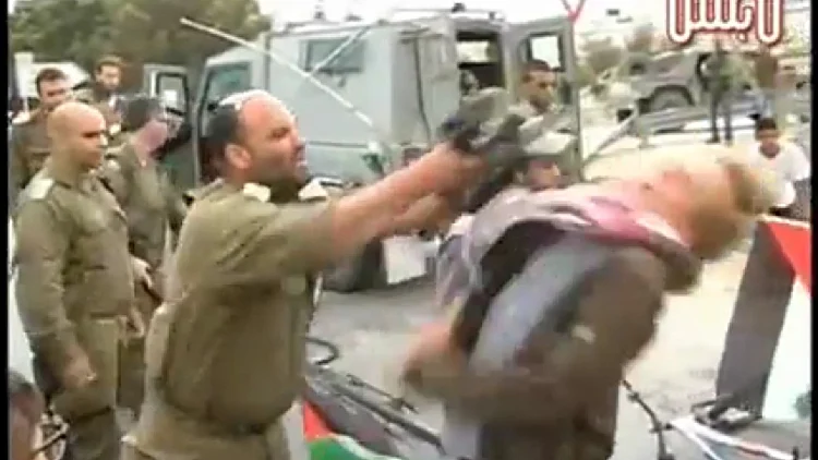 סגן האלוף שהיכה בפניו של פעיל שמאל זר