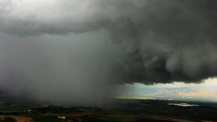 מסך גשם מבית שאן לכיוון הגלבוע